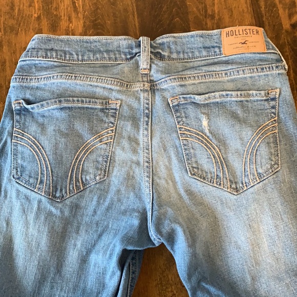 Hollister low rise jeans. - Picture 3 of 6